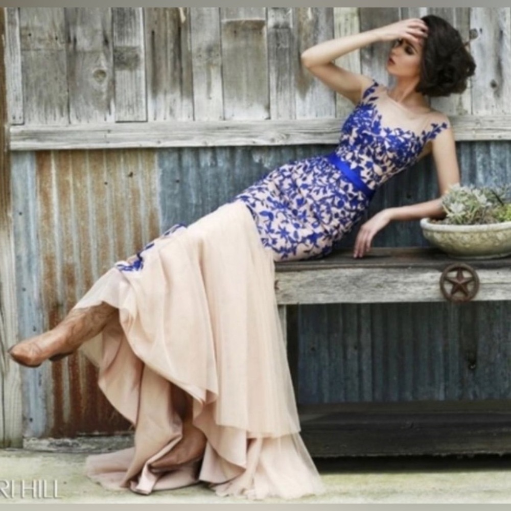 COPY - Beautifully detailed Sherri Hill Mermaid Blue Gown Size 6